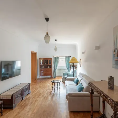 Iflat Pantheon Peaceful & Comfortable Apartment